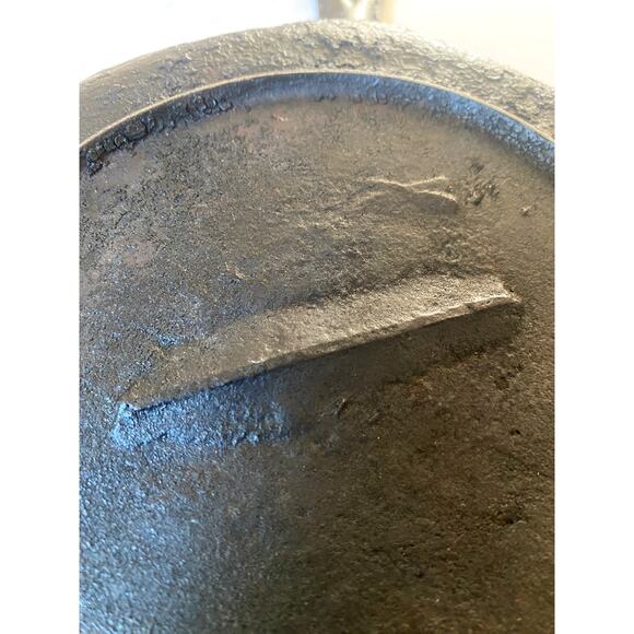 Vintage Cast Iron Skillet with Gate Mark, Early American Pan - Picture 5 of 5